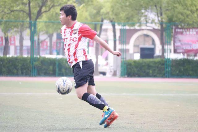 “草根”逐梦、全民参与 “城超”为何密集上线？