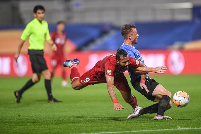 雷蒙:本想模仿詹姆斯霸王步 结果被晓川扑倒了